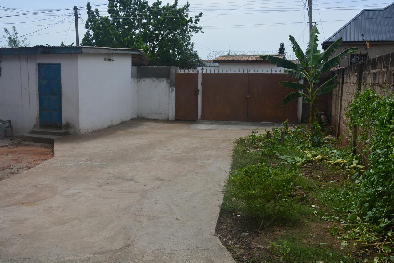 The Accra Backpackers Hostel Luaran gambar
